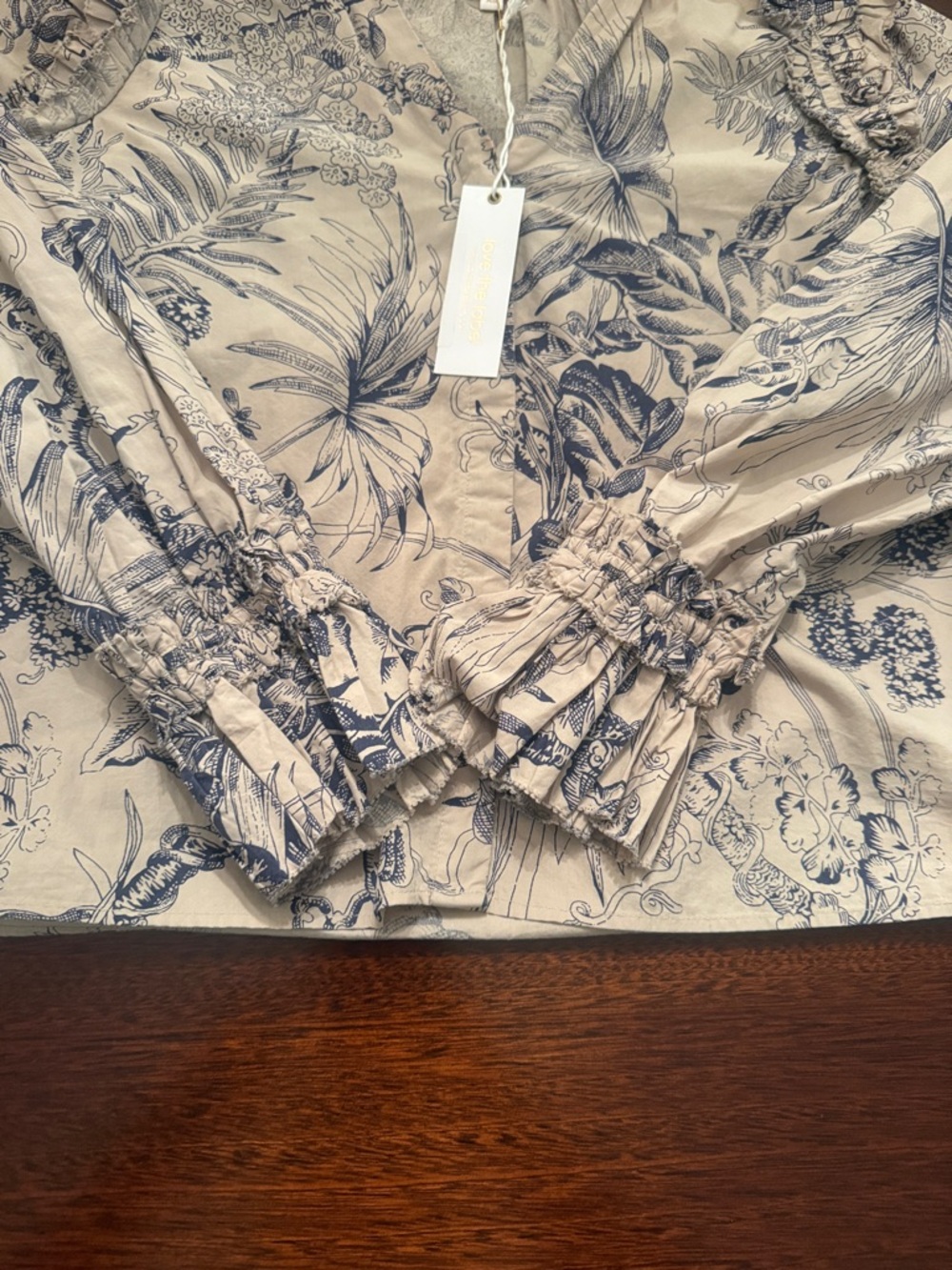 Love the Label Jessie Top Floral Ruffle V-Neck in Cream and Navy - Picture 3 of 5